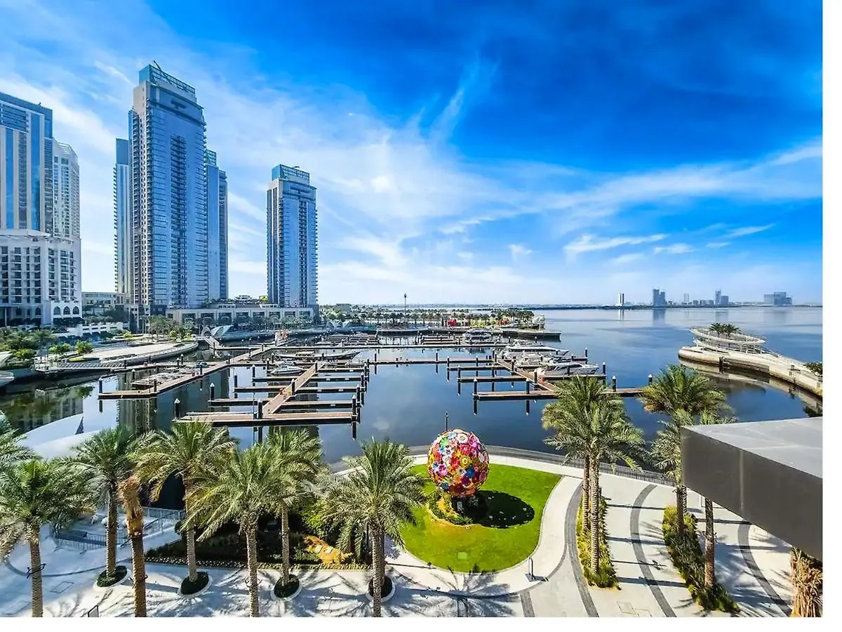 Cosmos Living - Dubai Creek Harbour Apartment