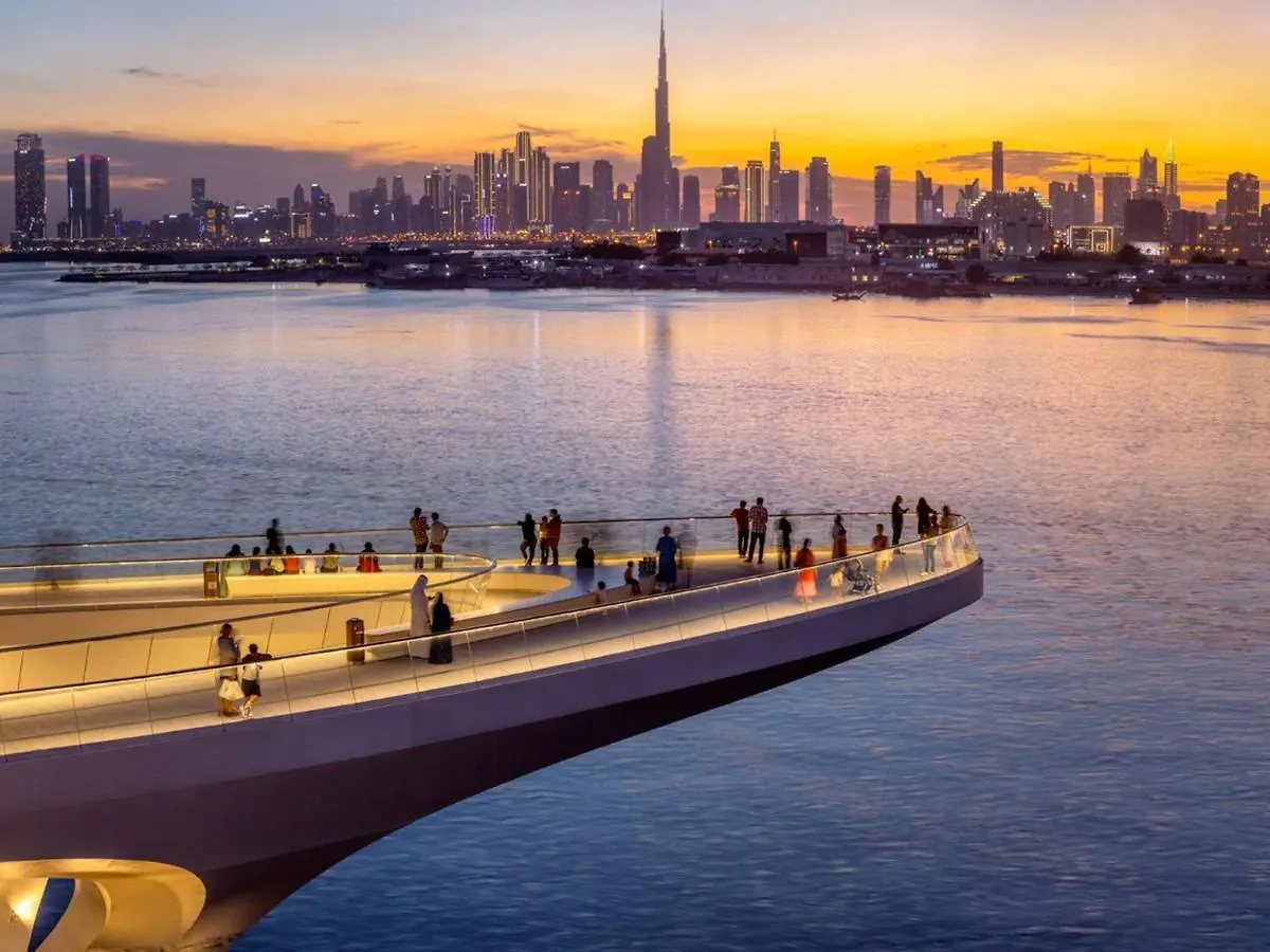 Cosmos Living - Dubai Creek Harbour Apartment 0*,  United Arab Emirates