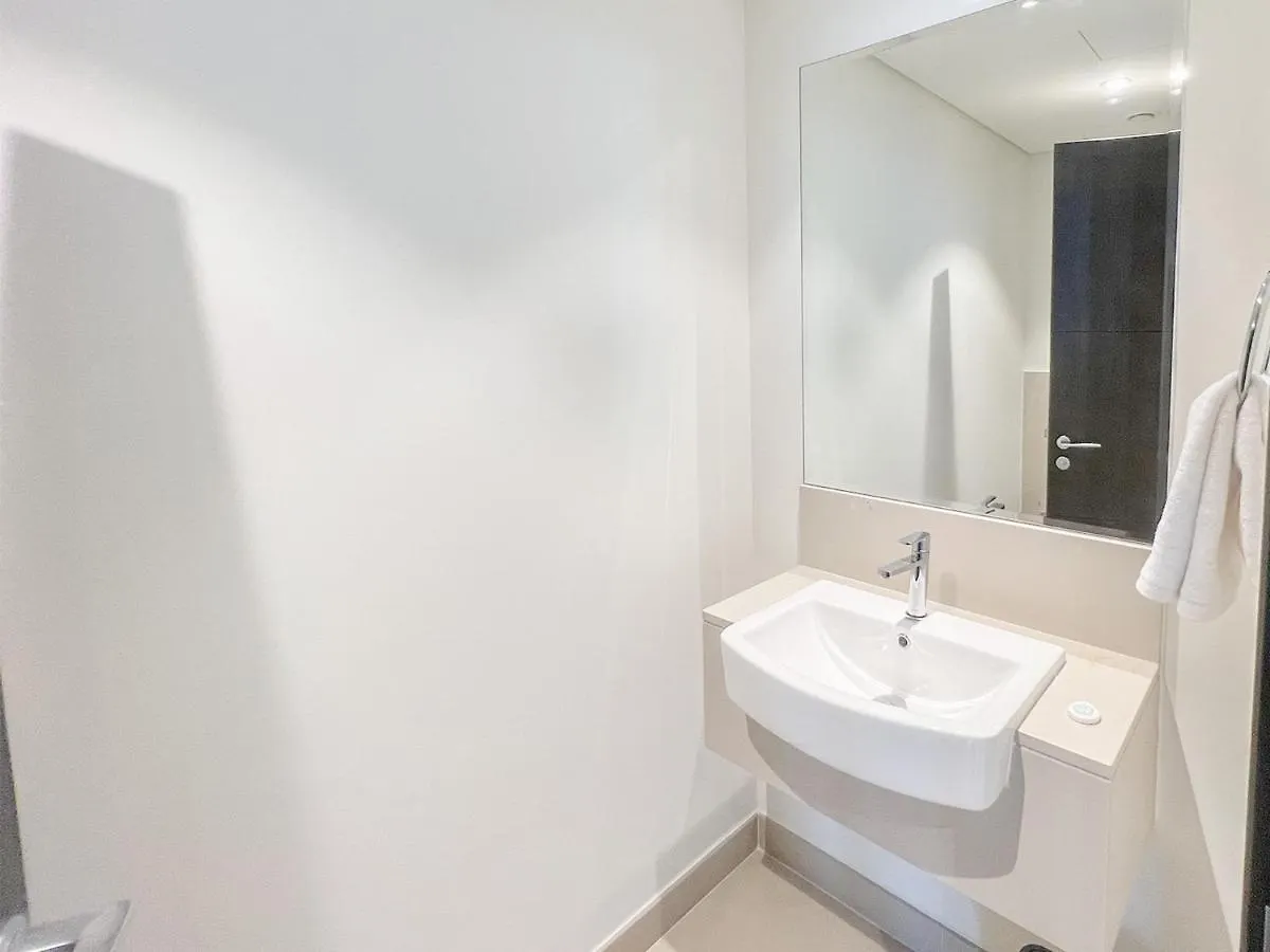 Cosmos Living - Dubai Creek Harbour Apartment 0*,