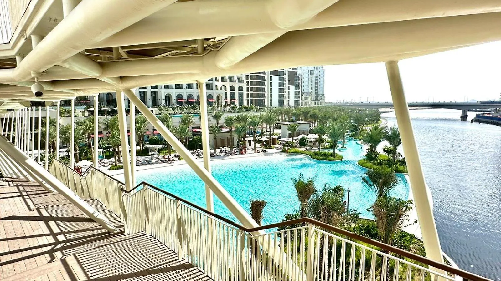 Cosmos Living - Dubai Creek Harbour Apartment