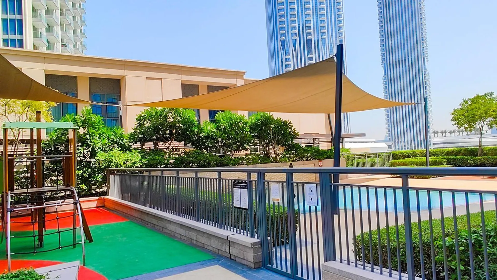 Cosmos Living - Dubai Creek Harbour Apartment