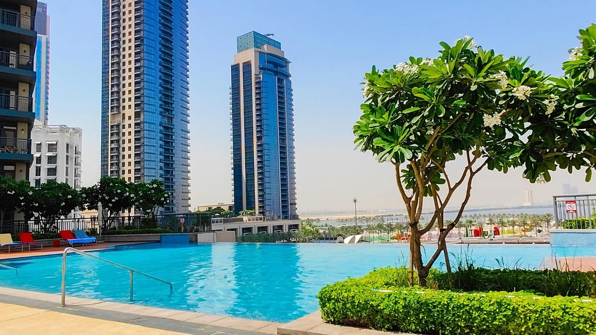 Cosmos Living - Dubai Creek Harbour Apartment 0*,  United Arab Emirates