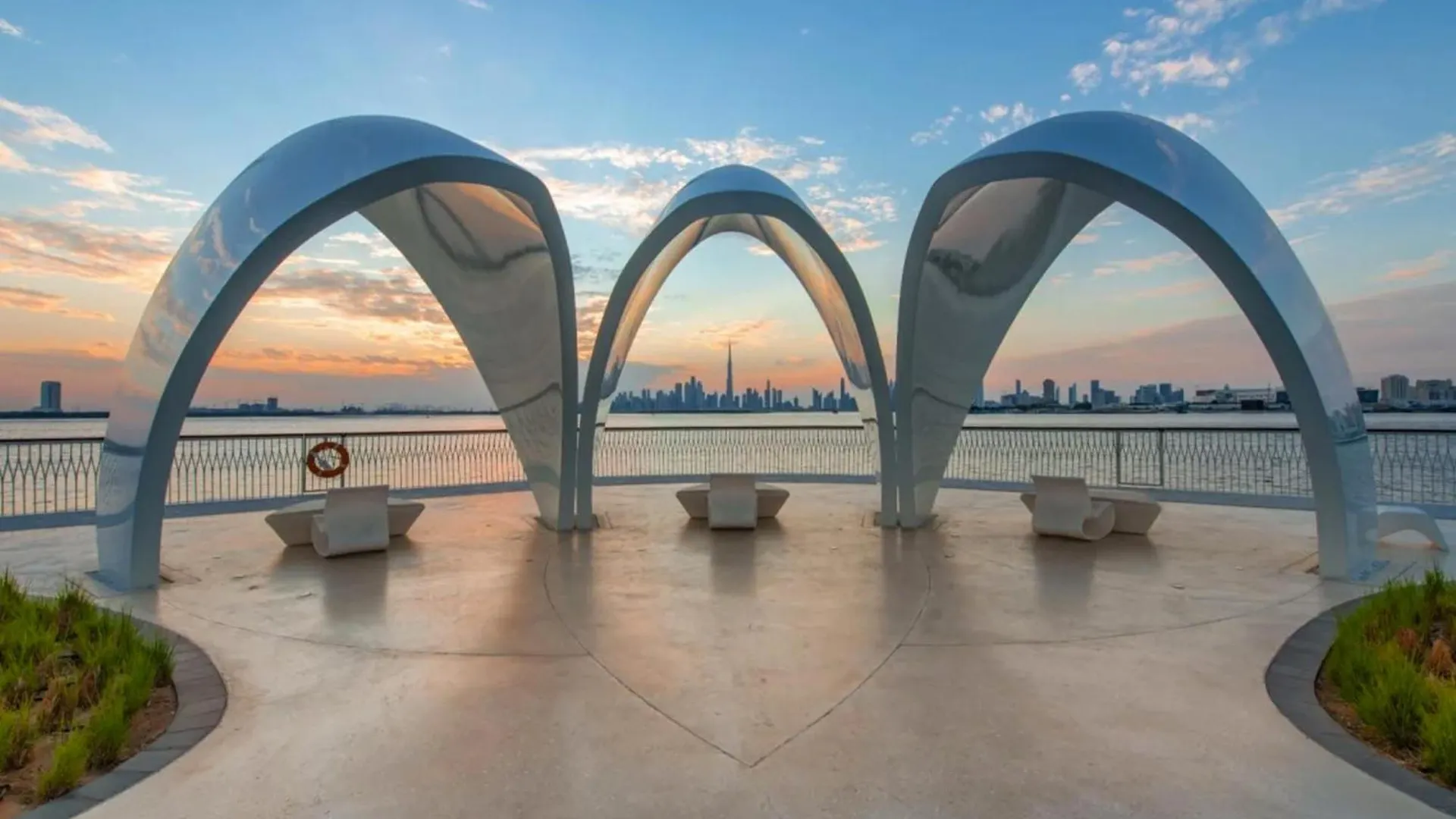 Cosmos Living - Dubai Creek Harbour Apartment 0*,  United Arab Emirates