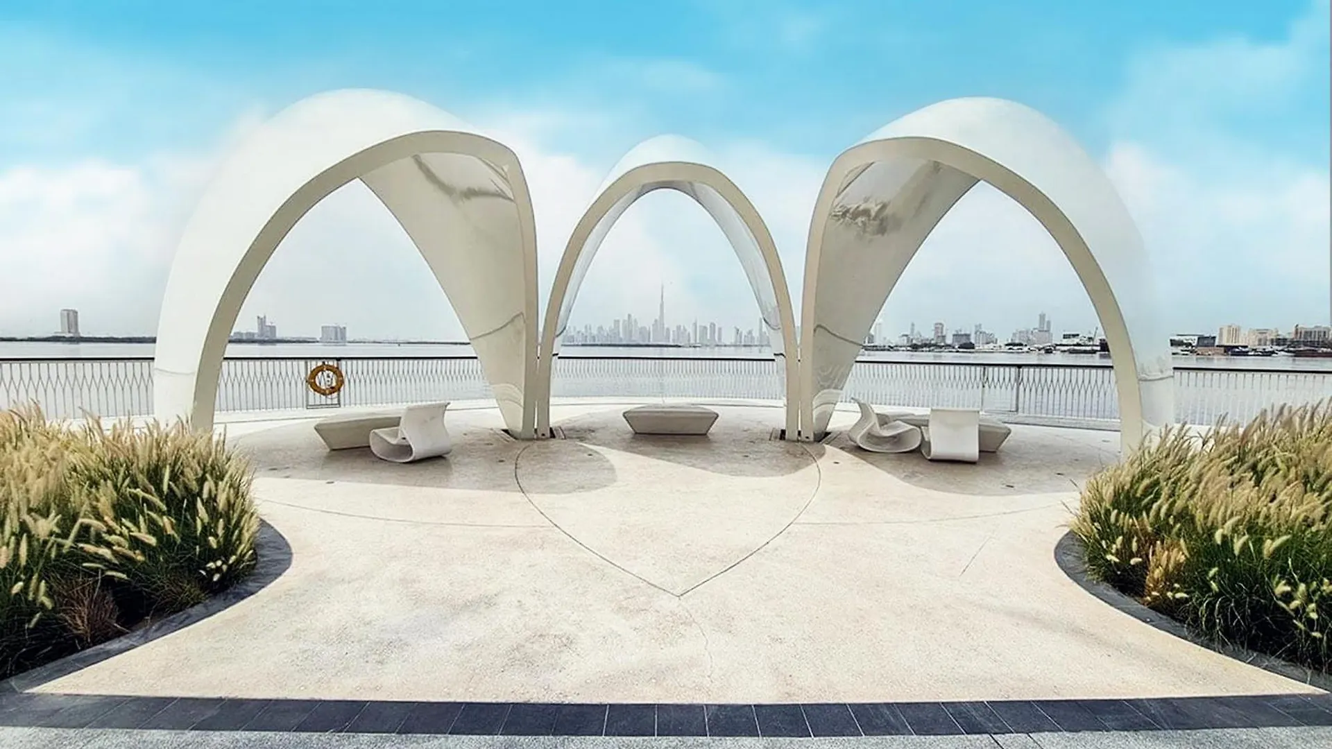 Cosmos Living - Dubai Creek Harbour Apartment
